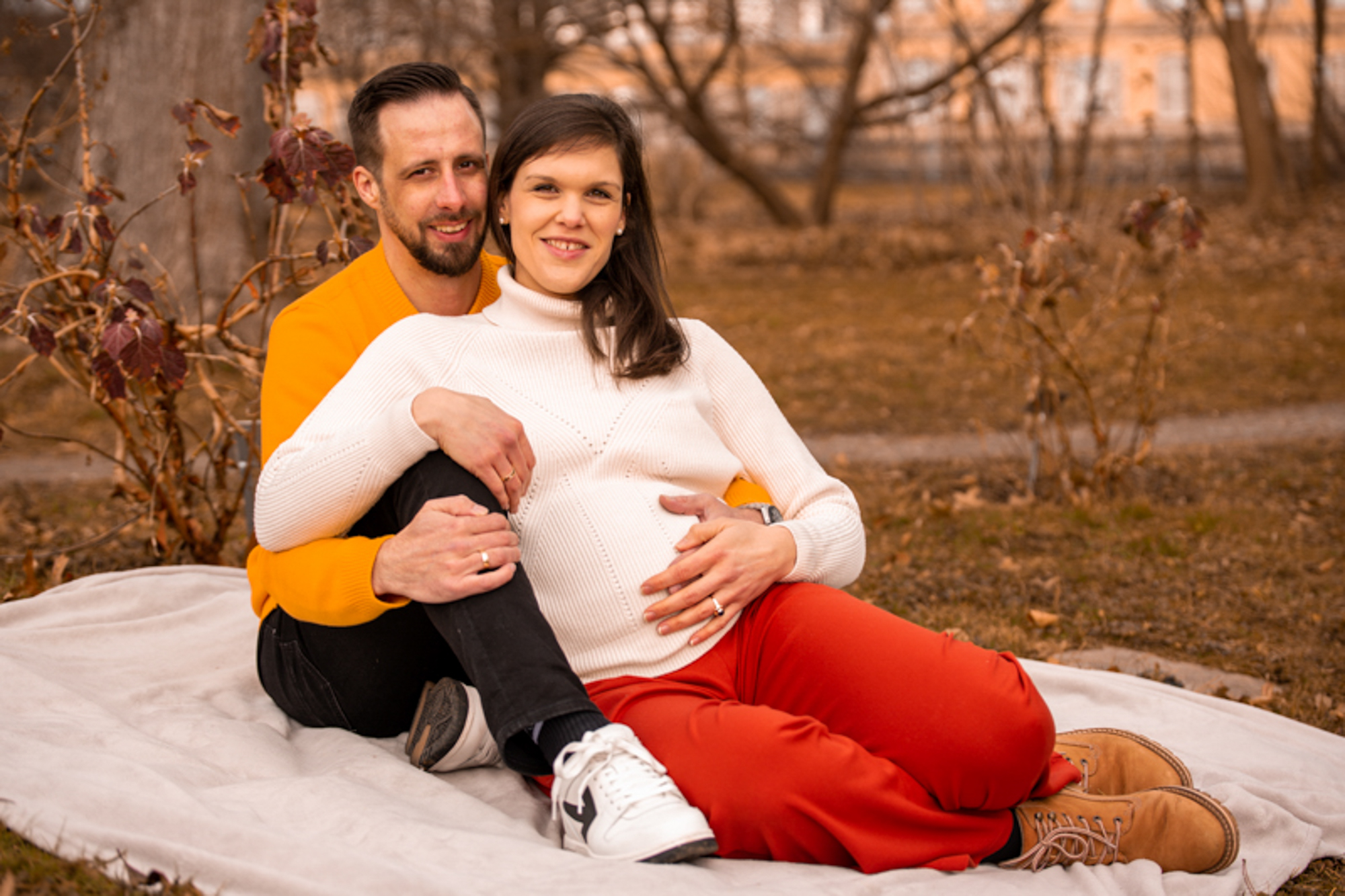 Babybauchbilder im Park in Stuttgart