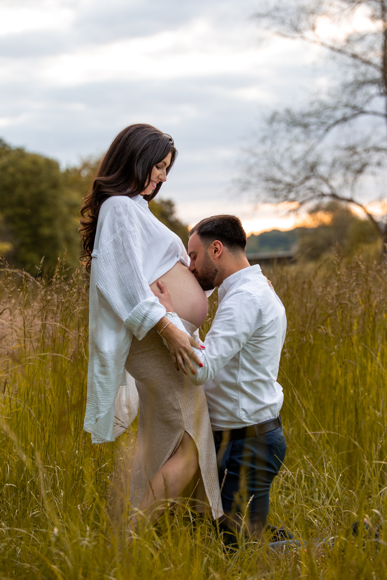 Babybauchbilder zum Sonnenuntergang in Reichenbach an der Fils