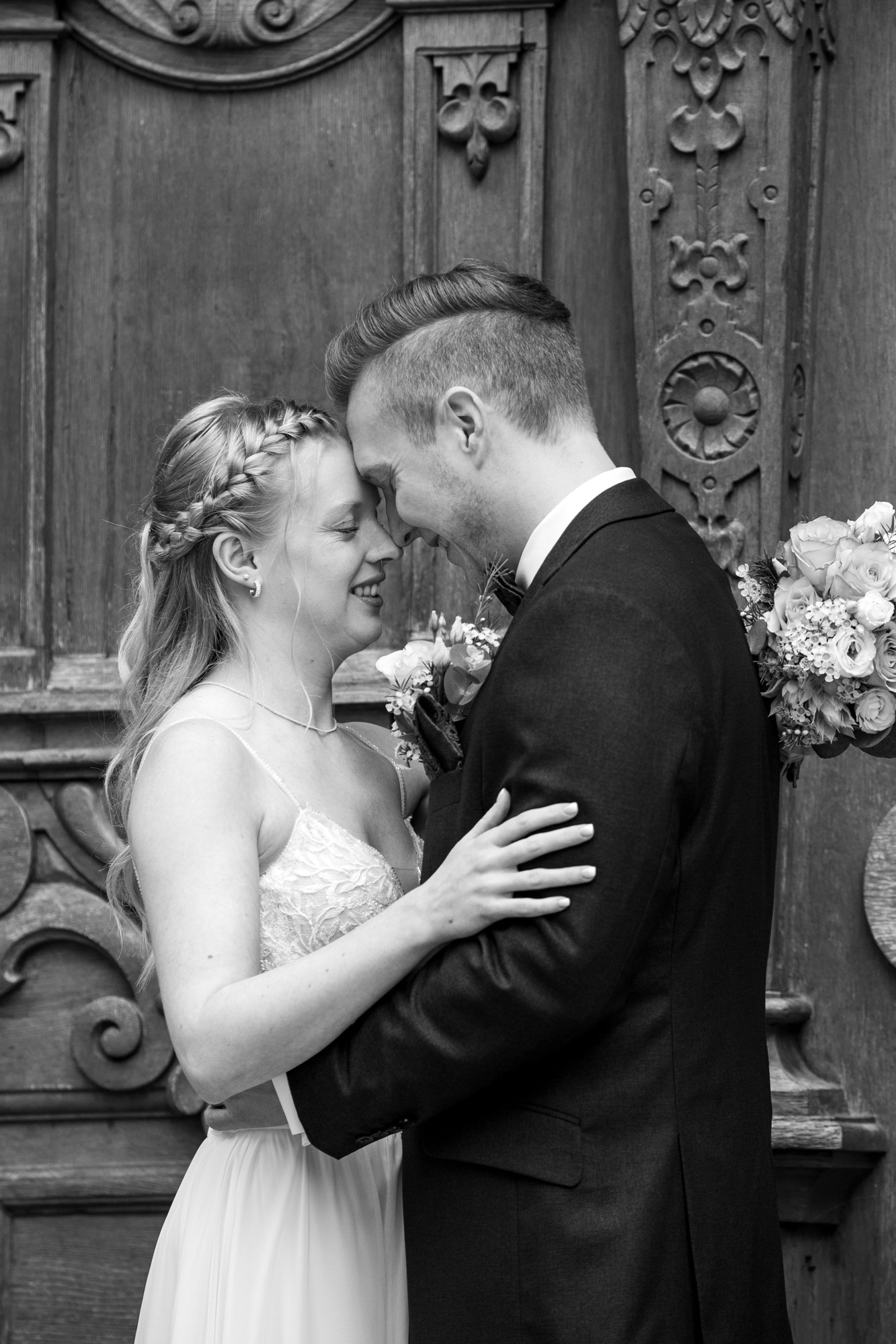 Brautpaarshooting in der historischen Altstadt Esslingen beim Kessler