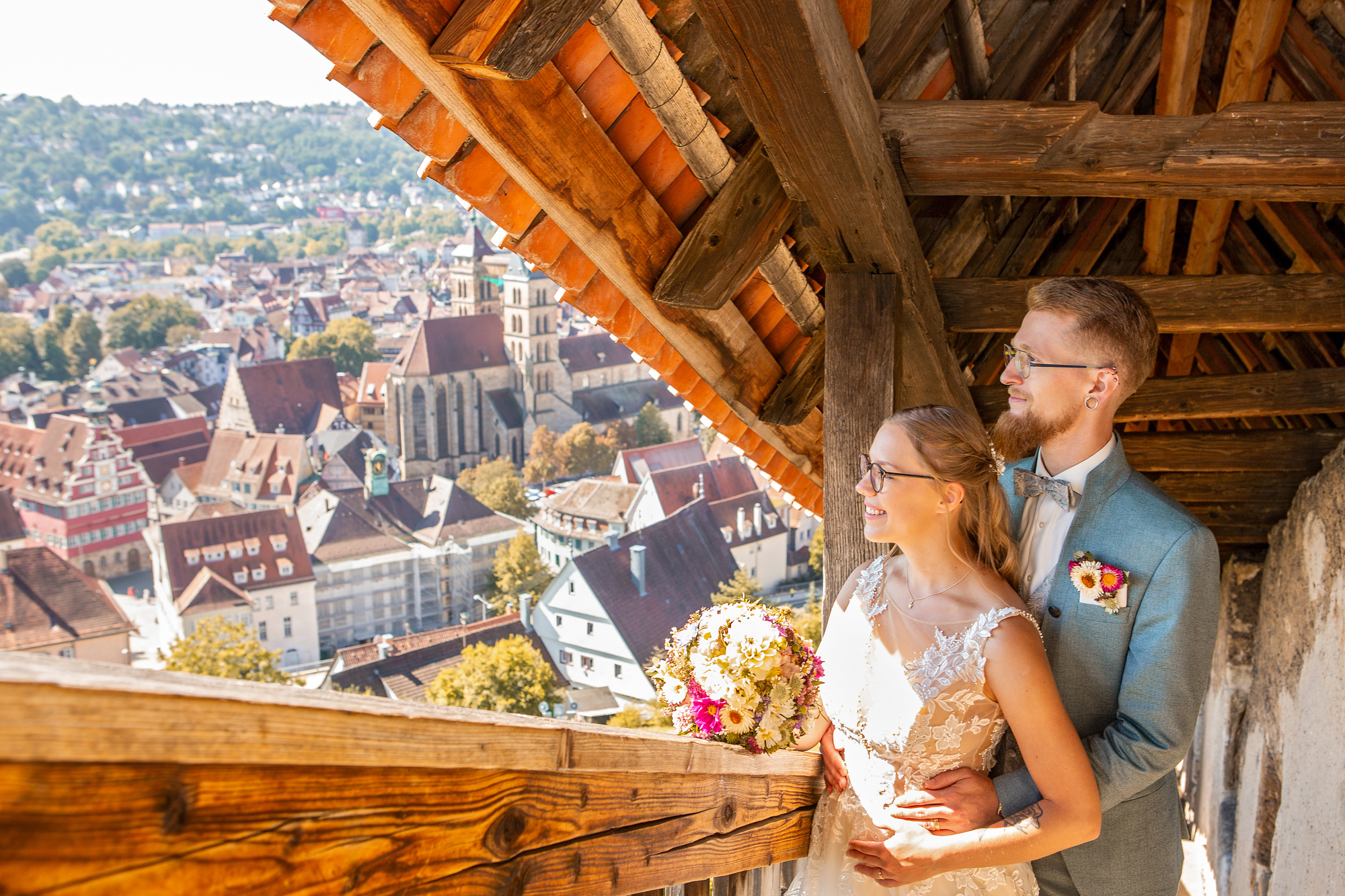 Hochzeitsfotos mit Blick über Esslingen von der Burg