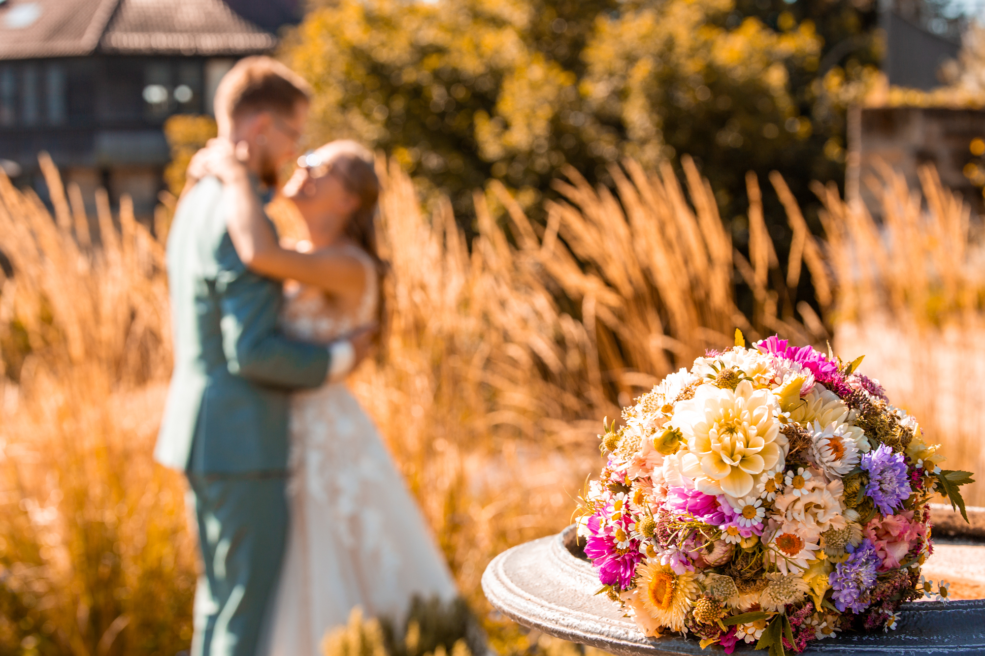 Hochzeitsfotos mit Blick über Esslingen von der Burg